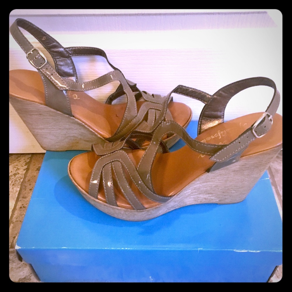 Size 9 Callisto putty patent wedges